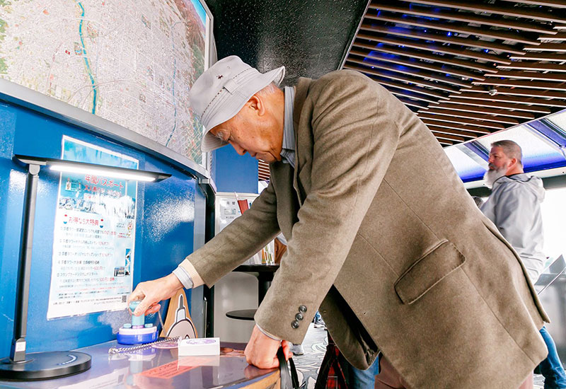 �ӏH�̋��s360�x�W�]