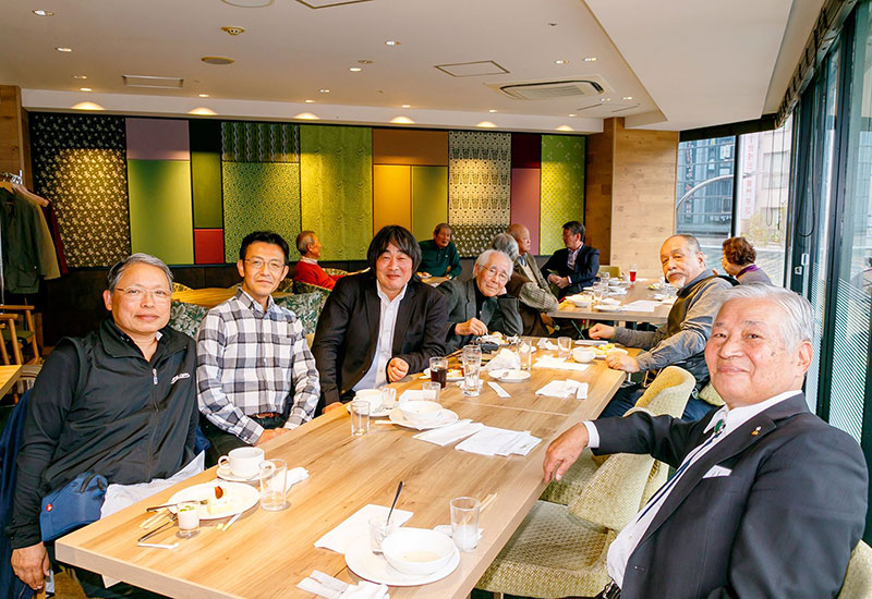 �ӏH�̋��s360�x�W�]